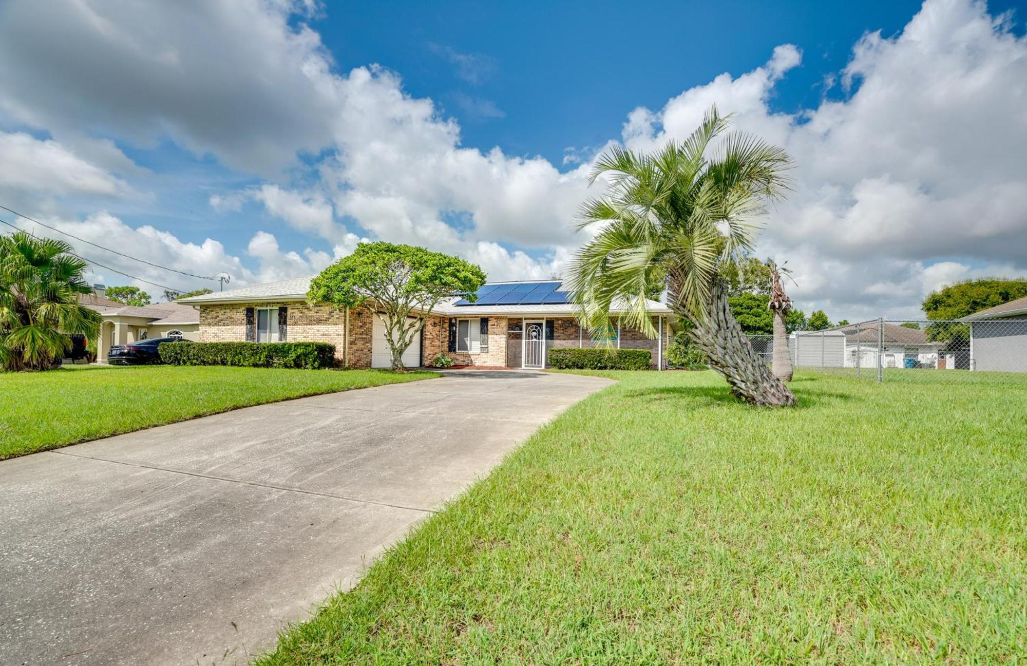 Spring Hill Retreat With Heated Pool And 4-In-1 Grill Villa Exterior photo